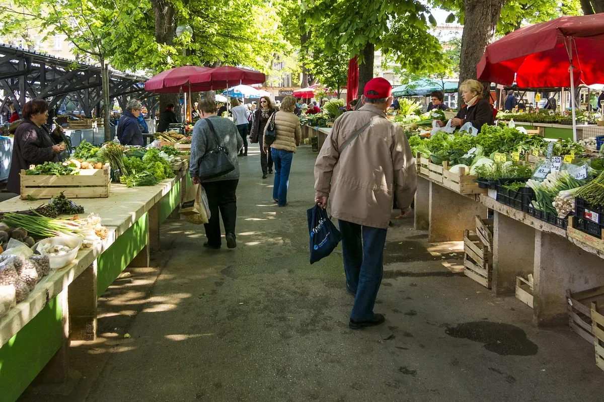 How to Spot a Curious Object at a Car Boot Sale: A Checklist